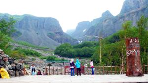 Changbaishan Mountain Scenic Area Visitors